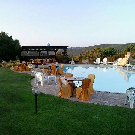 Trinità dʼAgultu Hotel Ristorante La Tana Di Li Mazzoni מראה חיצוני תמונה