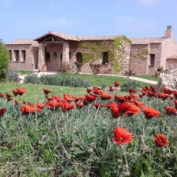 Trinità dʼAgultu Hotel Ristorante La Tana Di Li Mazzoni מראה חיצוני תמונה