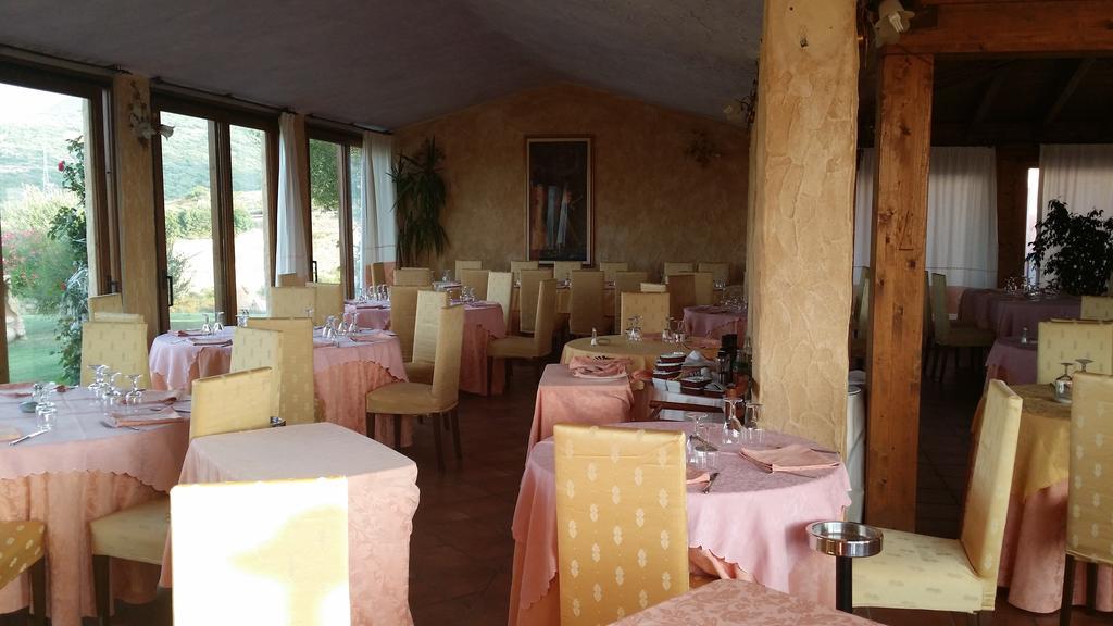 Trinità dʼAgultu Hotel Ristorante La Tana Di Li Mazzoni חדר תמונה