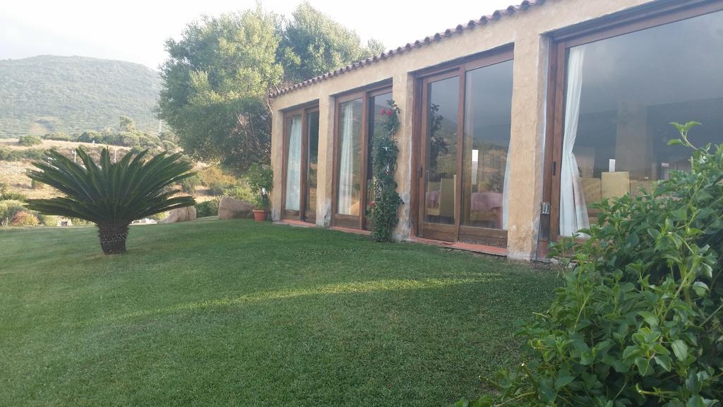 Trinità dʼAgultu Hotel Ristorante La Tana Di Li Mazzoni מראה חיצוני תמונה
