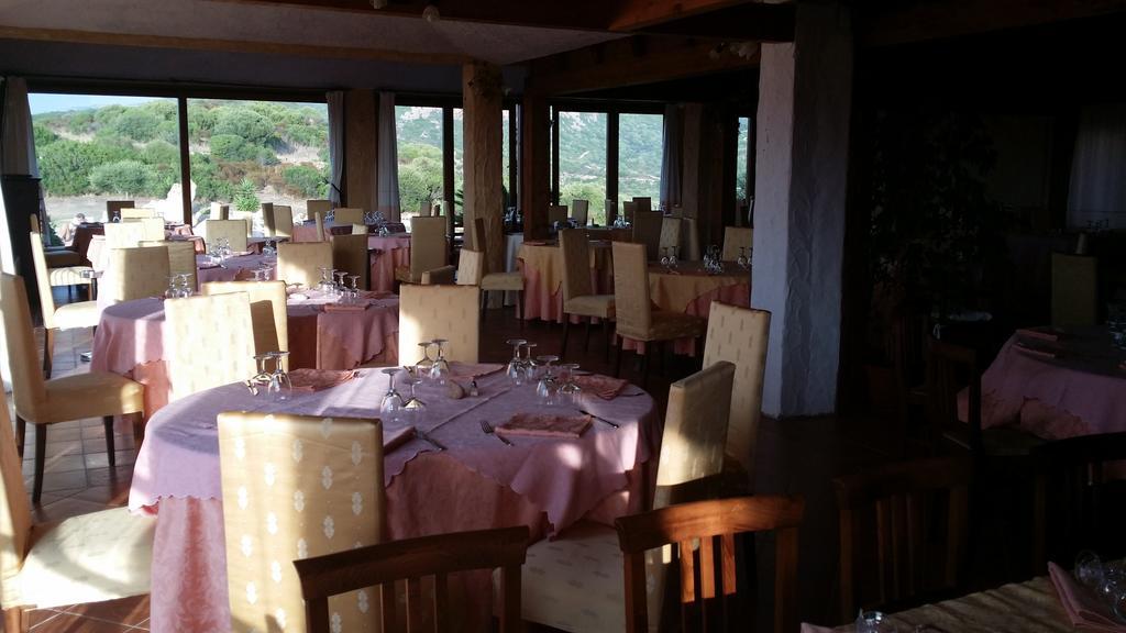 Trinità dʼAgultu Hotel Ristorante La Tana Di Li Mazzoni מראה חיצוני תמונה